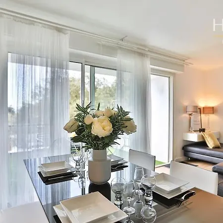 - Le Petillant Apartment *